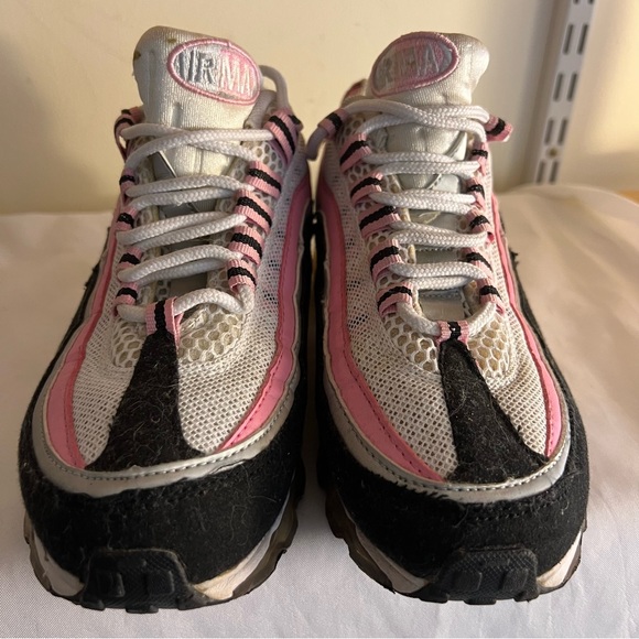 Nike Air Max Sneakers Size 5.5 Women's Retro Pink White Black Running Shoes - Picture 2 of 7